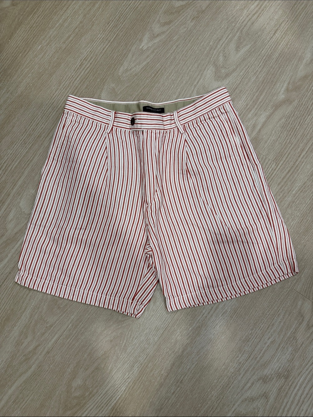 Banana Republic | Men's Red & White Striped Casual Shorts (size 32)